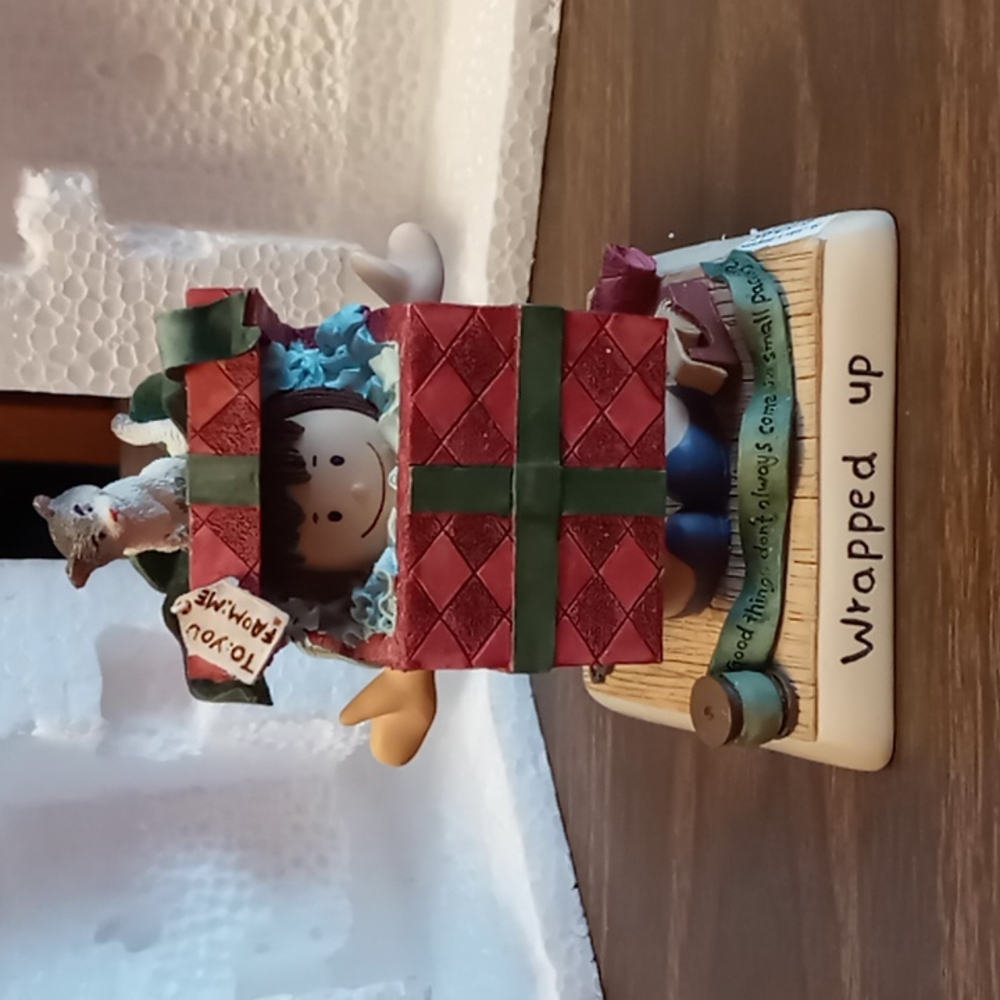 Vintage 1998 Zingle Berry Wrapped Up Figurine with Original Styrofoam